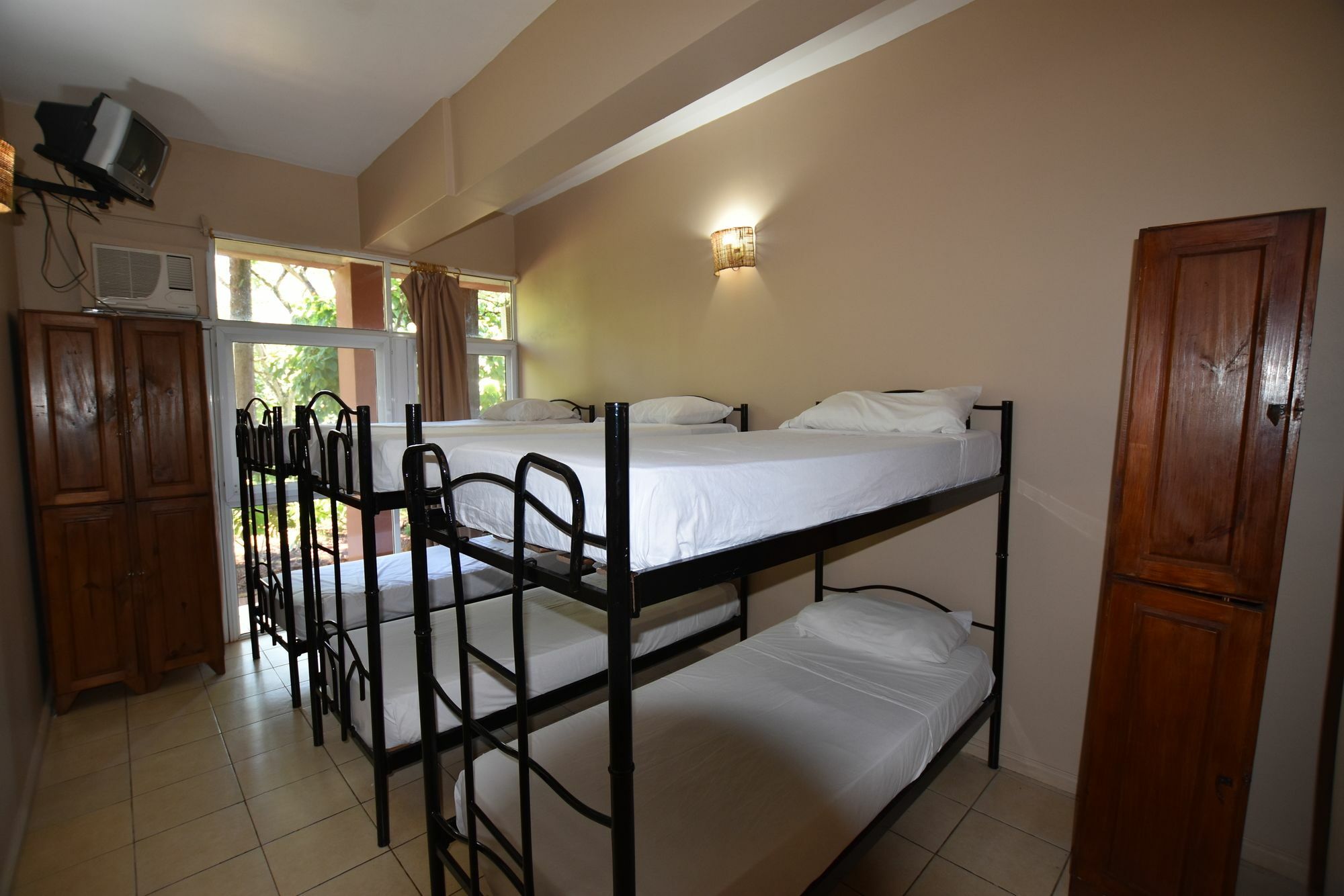 Tangoinn Club Iguazu Party Luxury Hostel Puerto Iguazú Kültér fotó